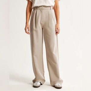 NWT. A&F Sloane tailored pant. High rise, wide leg. Light Grey color.